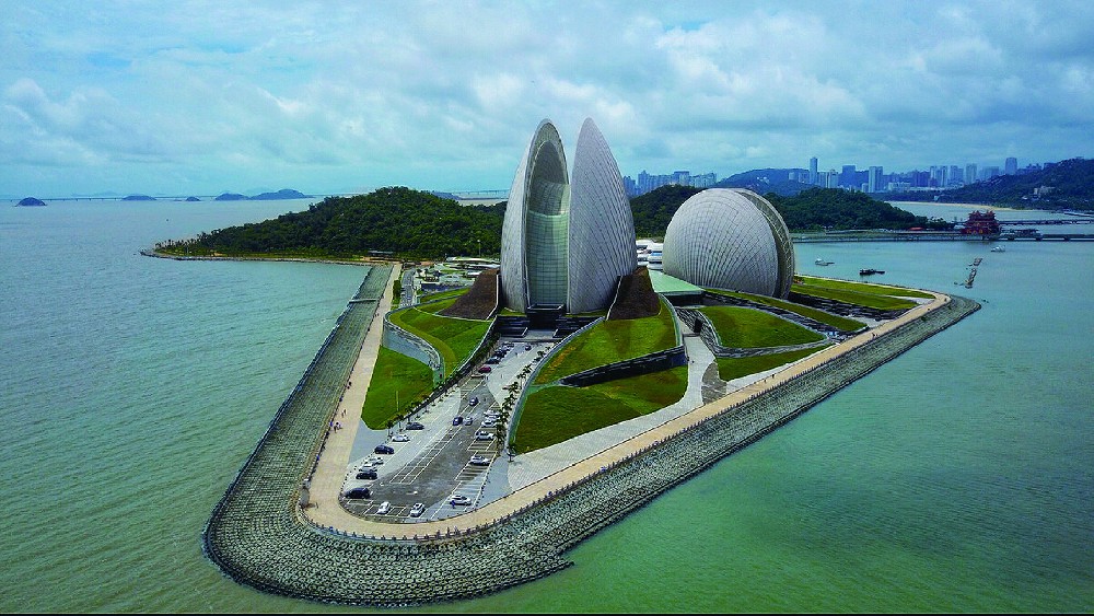 陶瓷透水磚越來越多的出現在我們的城市中